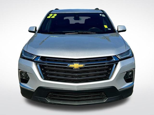 Photo of 2022 Silver Ice Metallic Chevrolet Traverse