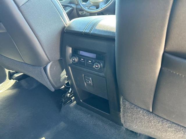 Photo of 2022 Silver Ice Metallic Chevrolet Traverse