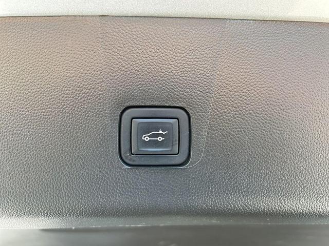 Photo of 2022 Silver Ice Metallic Chevrolet Traverse