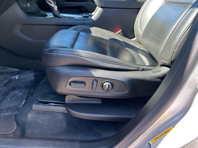 Photo of 2022 Silver Ice Metallic Chevrolet Traverse