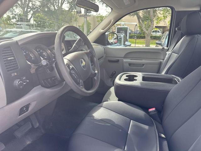 Photo of 2011 Sheer Silver Metallic Chevrolet Silverado 2500