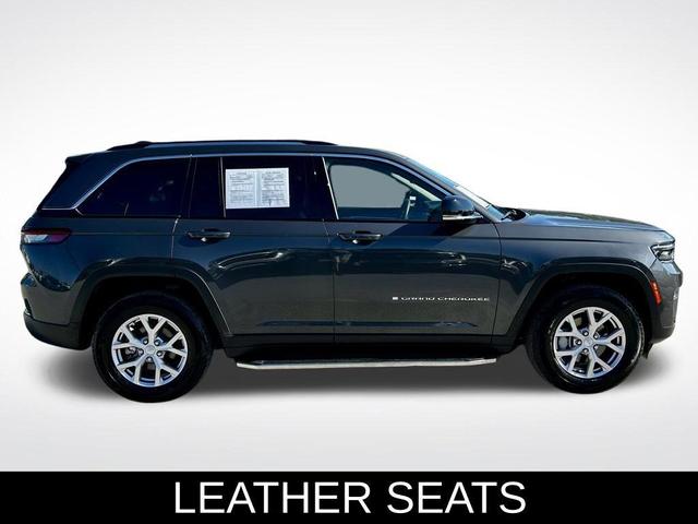 Photo of 2022 Metallic Jeep Grand Cherokee