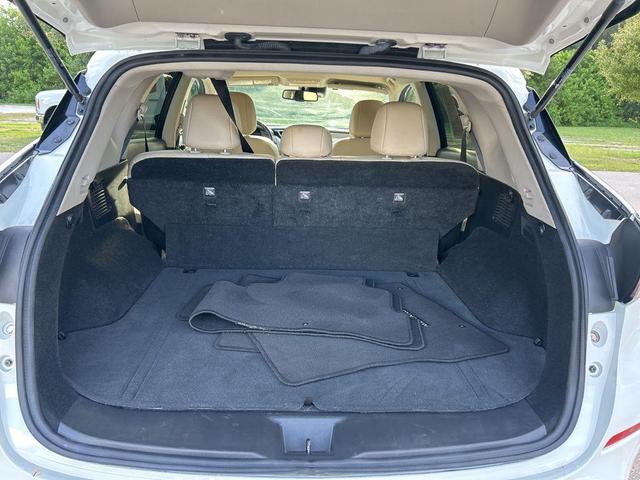 Photo of 2023 Pearl White Tri-Coat Nissan Murano