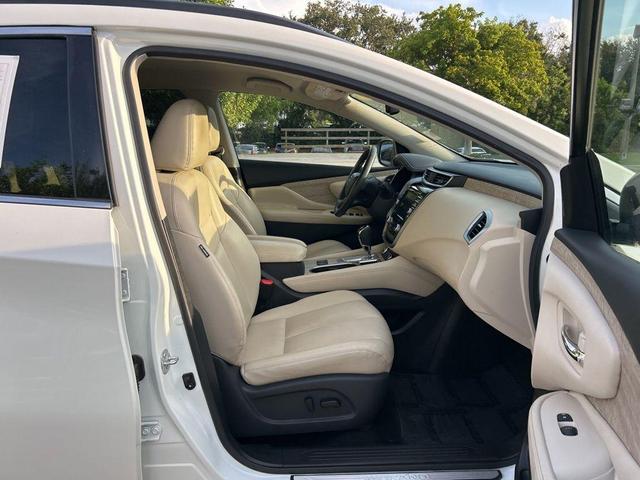 Photo of 2023 Pearl White Tri-Coat Nissan Murano