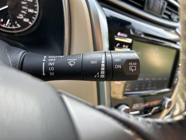 Photo of 2023 Pearl White Tri-Coat Nissan Murano