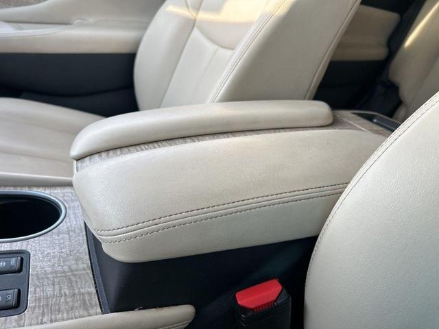 Photo of 2023 Pearl White Tri-Coat Nissan Murano