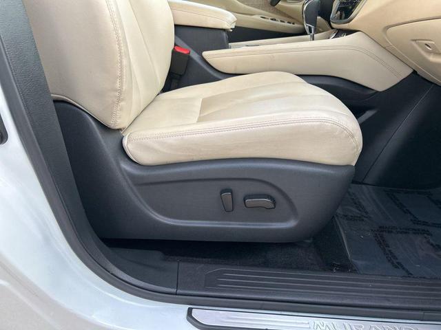Photo of 2023 Pearl White Tri-Coat Nissan Murano