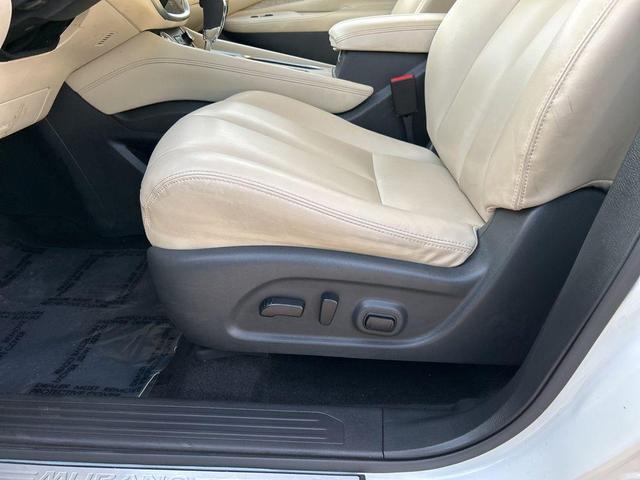 Photo of 2023 Pearl White Tri-Coat Nissan Murano