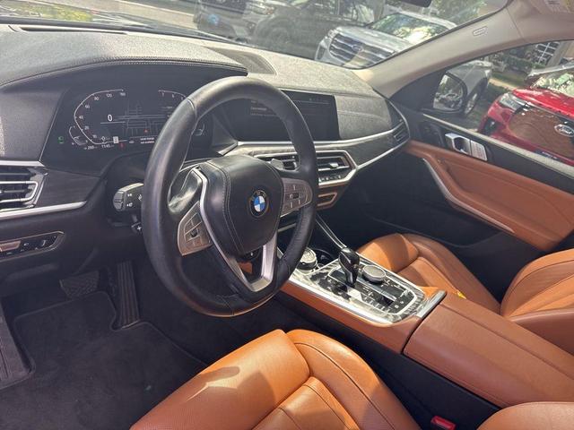 Photo of 2022 Arctic Gray Metallic BMW X7