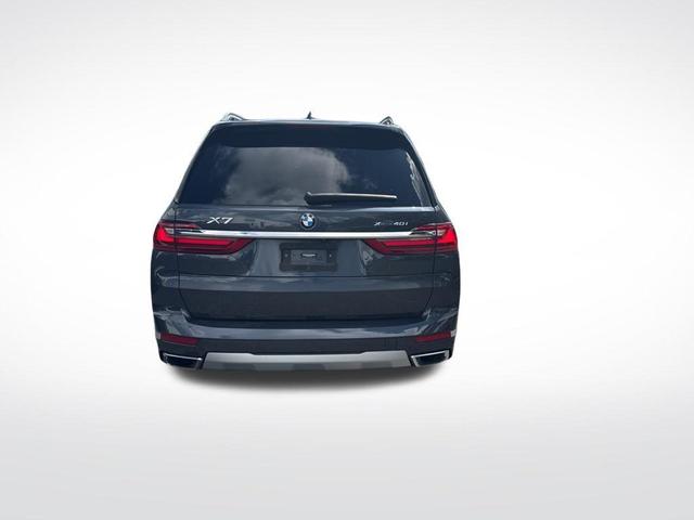 Photo of 2022 Arctic Gray Metallic BMW X7