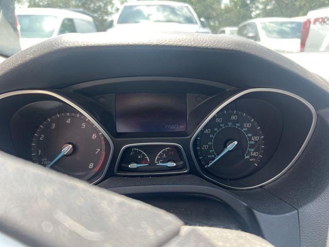 Photo of 2014 Oxford White Ford Focus