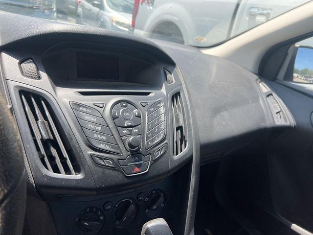 Photo of 2014 Oxford White Ford Focus