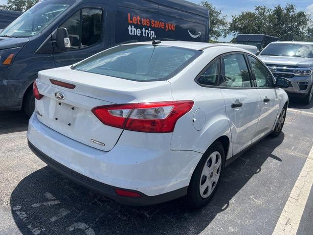 Photo of 2014 Oxford White Ford Focus