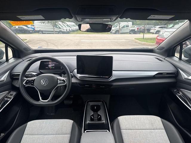 Photo of 2025 Pure Gray Volkswagen ID.4