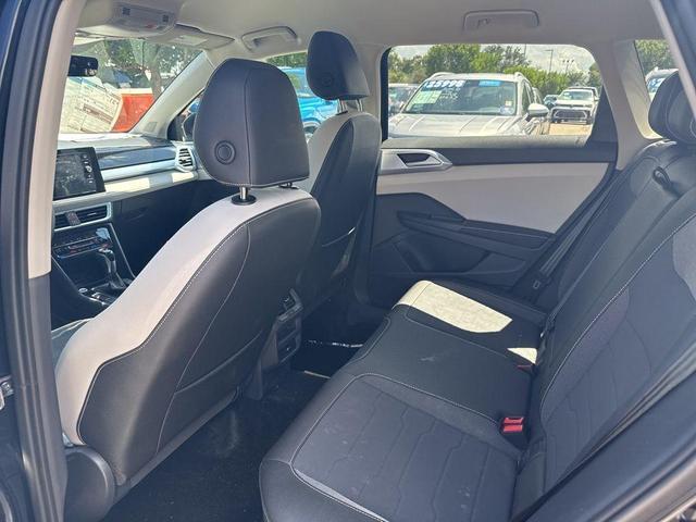 Photo of 2025 Deep Black Pearl Effect Volkswagen Taos