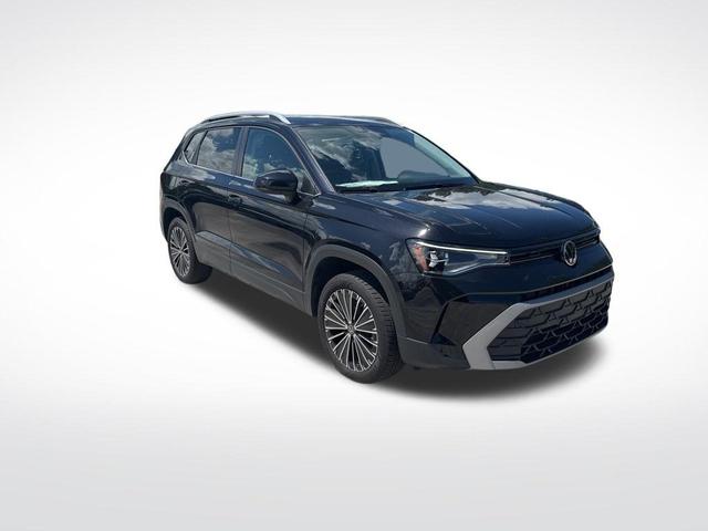 Photo of 2025 Deep Black Pearl Effect Volkswagen Taos