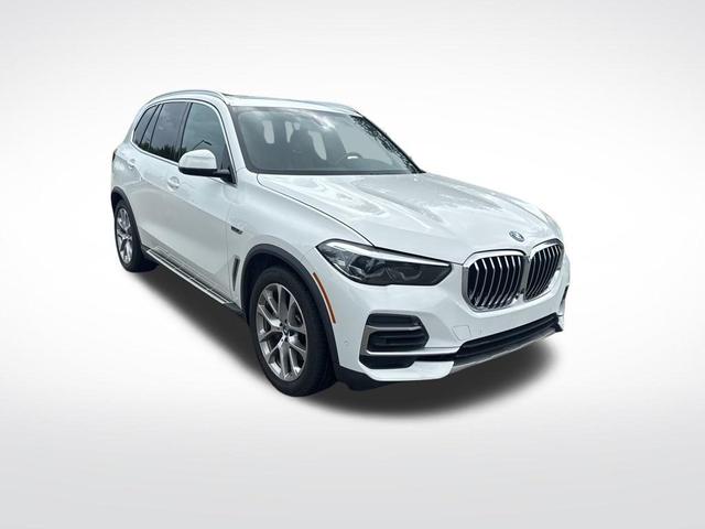 Photo of 2023 White BMW X5 PHEV