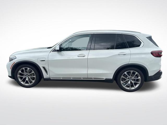 Photo of 2023 White BMW X5 PHEV