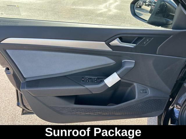 Photo of 2025 Deep Black Pearl Effect Volkswagen Jetta