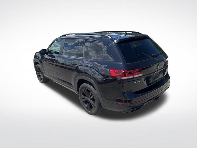 Photo of 2023 Deep Black Pearl Effect Volkswagen Atlas