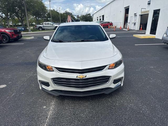 Photo of 2017 Iridescent Pearl Tricoat Chevrolet Malibu Hybrid