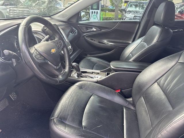 Photo of 2017 Iridescent Pearl Tricoat Chevrolet Malibu Hybrid