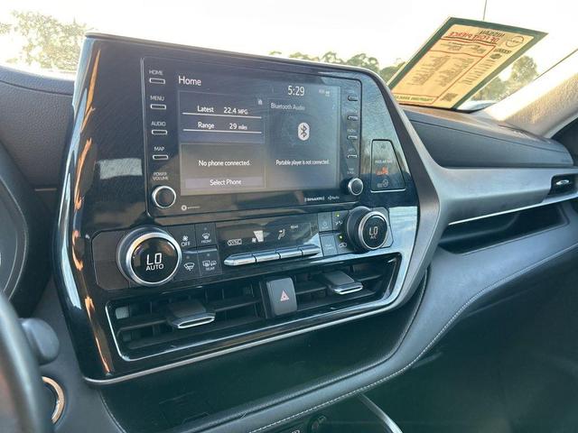 Photo of 2022 Gray Toyota Highlander