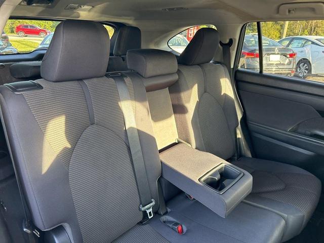 Photo of 2022 Gray Toyota Highlander