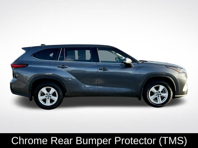 Photo of 2022 Gray Toyota Highlander