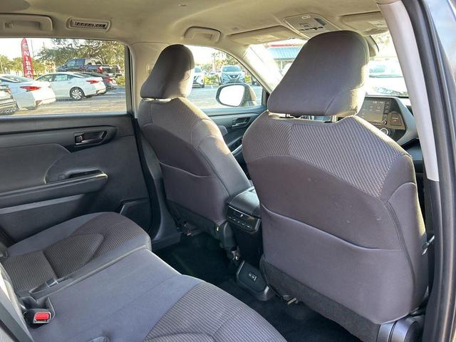 Photo of 2022 Gray Toyota Highlander