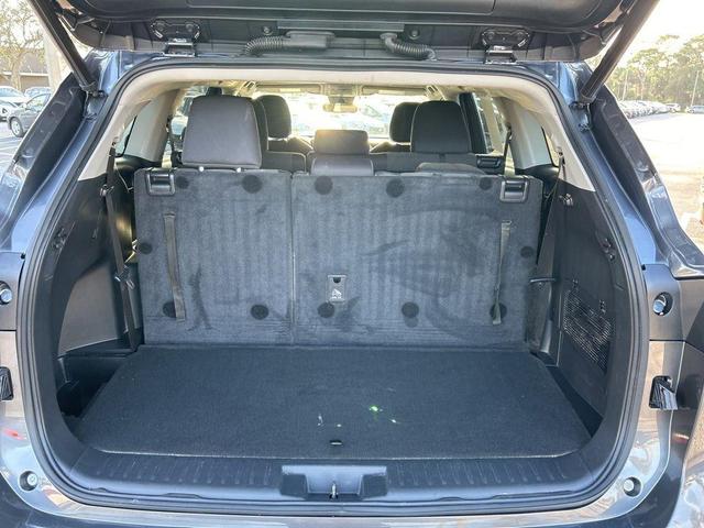 Photo of 2022 Gray Toyota Highlander