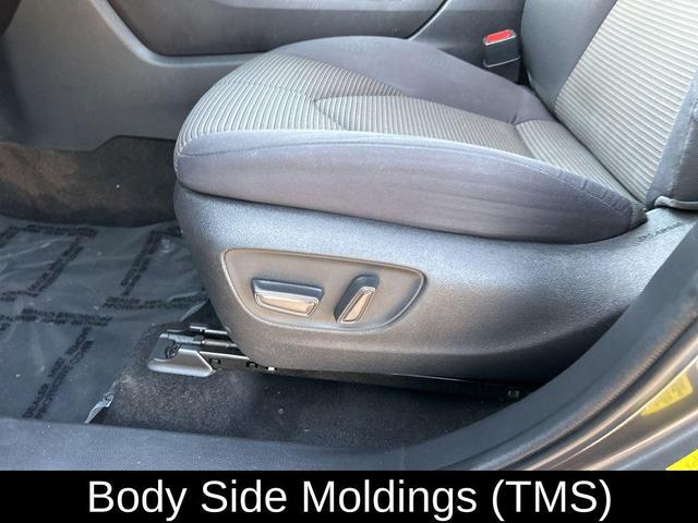 Photo of 2022 Gray Toyota Highlander