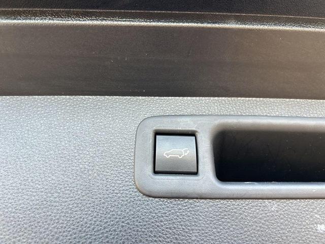 Photo of 2022 Gray Toyota Highlander