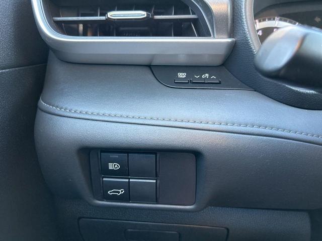 Photo of 2022 Gray Toyota Highlander
