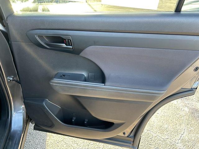 Photo of 2022 Gray Toyota Highlander