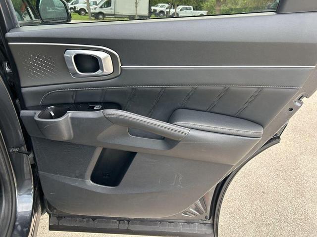 Photo of 2023 Gravity Gray Kia Sorento