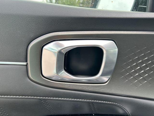 Photo of 2023 Gravity Gray Kia Sorento