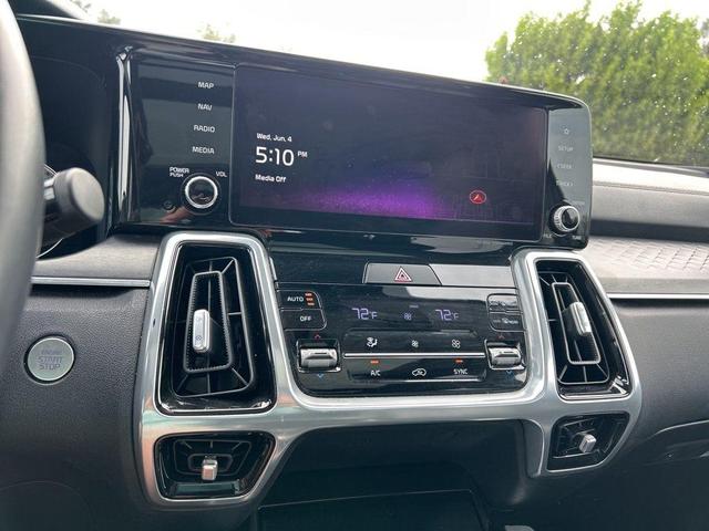 Photo of 2023 Gravity Gray Kia Sorento