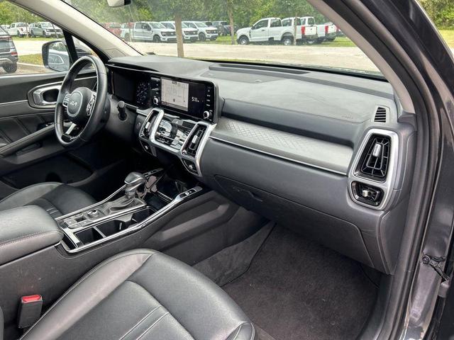 Photo of 2023 Gravity Gray Kia Sorento