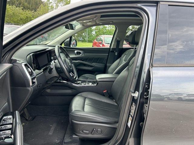 Photo of 2023 Gravity Gray Kia Sorento