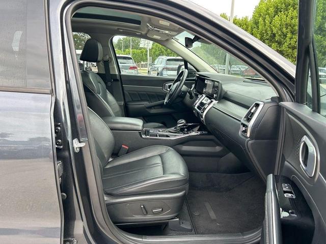Photo of 2023 Gravity Gray Kia Sorento