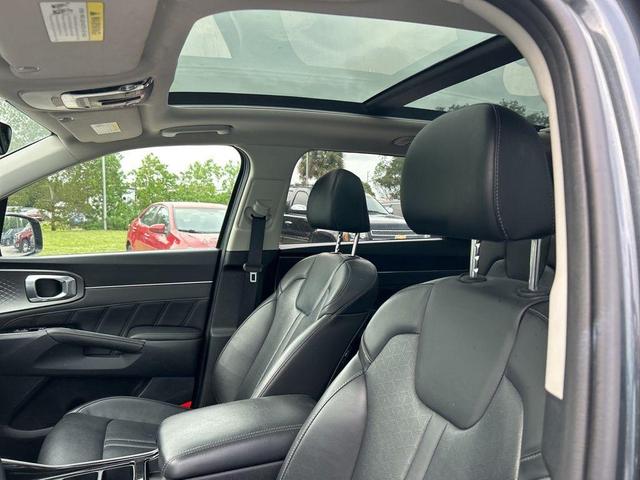 Photo of 2023 Gravity Gray Kia Sorento