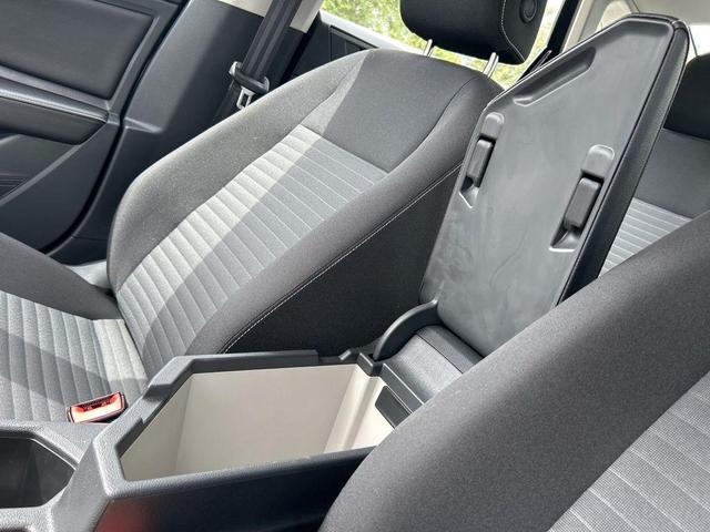 Photo of 2025 Deep Black Pearl Effect Volkswagen Jetta