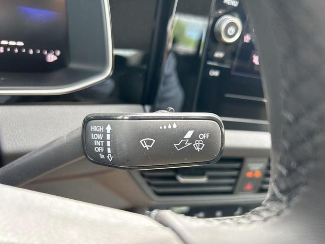 Photo of 2025 Deep Black Pearl Effect Volkswagen Jetta