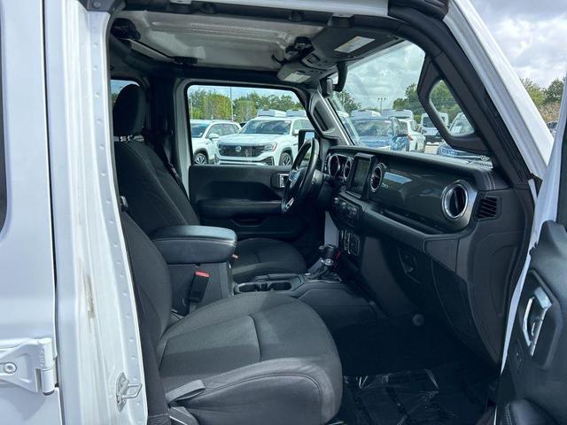 Photo of 2022 Bright White Clearcoat Jeep Wrangler Unlimited