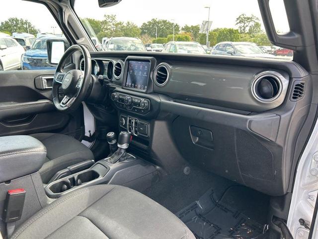 Photo of 2022 Bright White Clearcoat Jeep Wrangler Unlimited