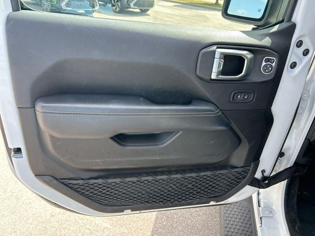 Photo of 2022 Bright White Clearcoat Jeep Wrangler Unlimited