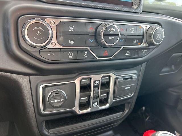 Photo of 2022 Bright White Clearcoat Jeep Wrangler Unlimited