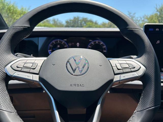 Photo of 2025 Platinum Gray Metallic Volkswagen Tiguan