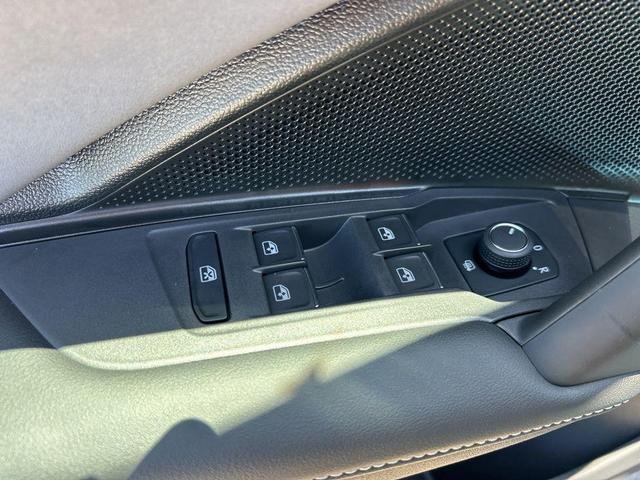 Photo of 2025 Platinum Gray Metallic Volkswagen Tiguan